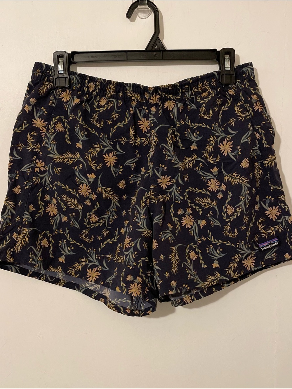 Patagonia Baggies Navy Blue Floral Printed Shorts Women’s Size Medium
